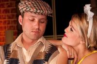 Die plaaslike hartebreker (Nardus Marais) wroeg terwyl die kelnerin (Vasti van Zyl) hom bewonder - Stasioner.2009